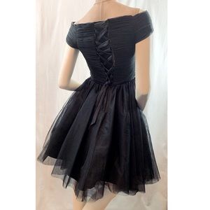 Custom Design Black Off-Shoulder Party Dress 4/6